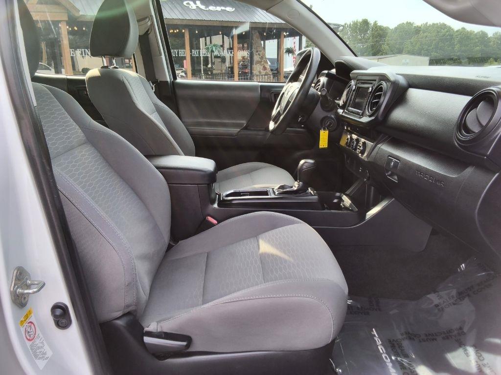 Toyota Tacoma SR5 Double Cab 5' Bed I4 4x2 AT (Natl) 2017