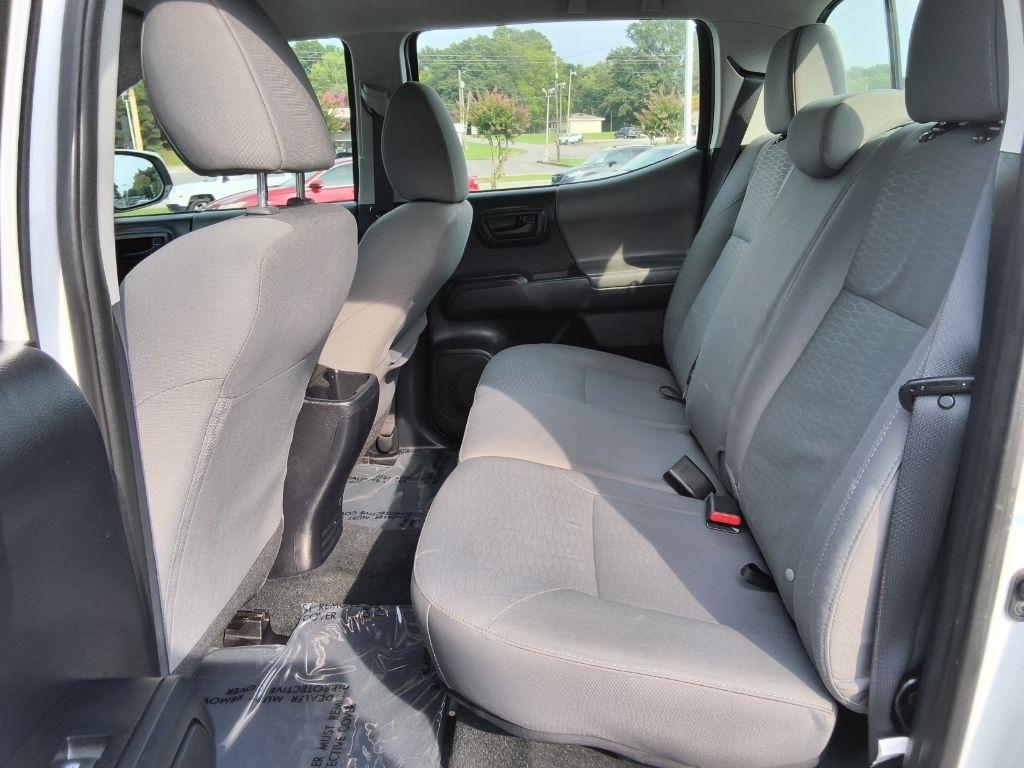 Toyota Tacoma SR5 Double Cab 5' Bed I4 4x2 AT (Natl) 2017