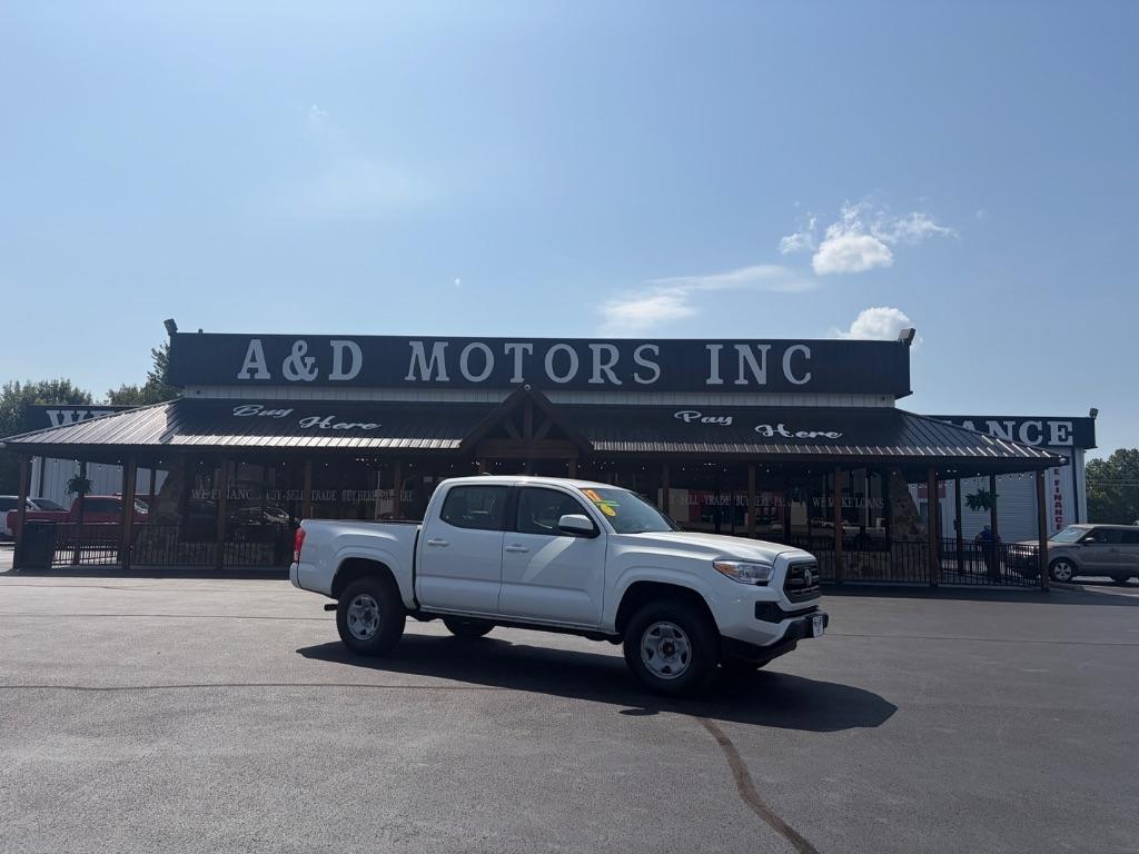 2017 Toyota Tacoma SR Double Cab 5' Bed I4 4x2 AT (Natl)