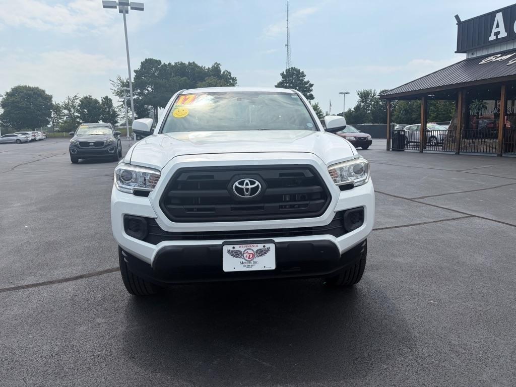 Toyota Tacoma SR5 Double Cab 5' Bed I4 4x2 AT (Natl) 2017