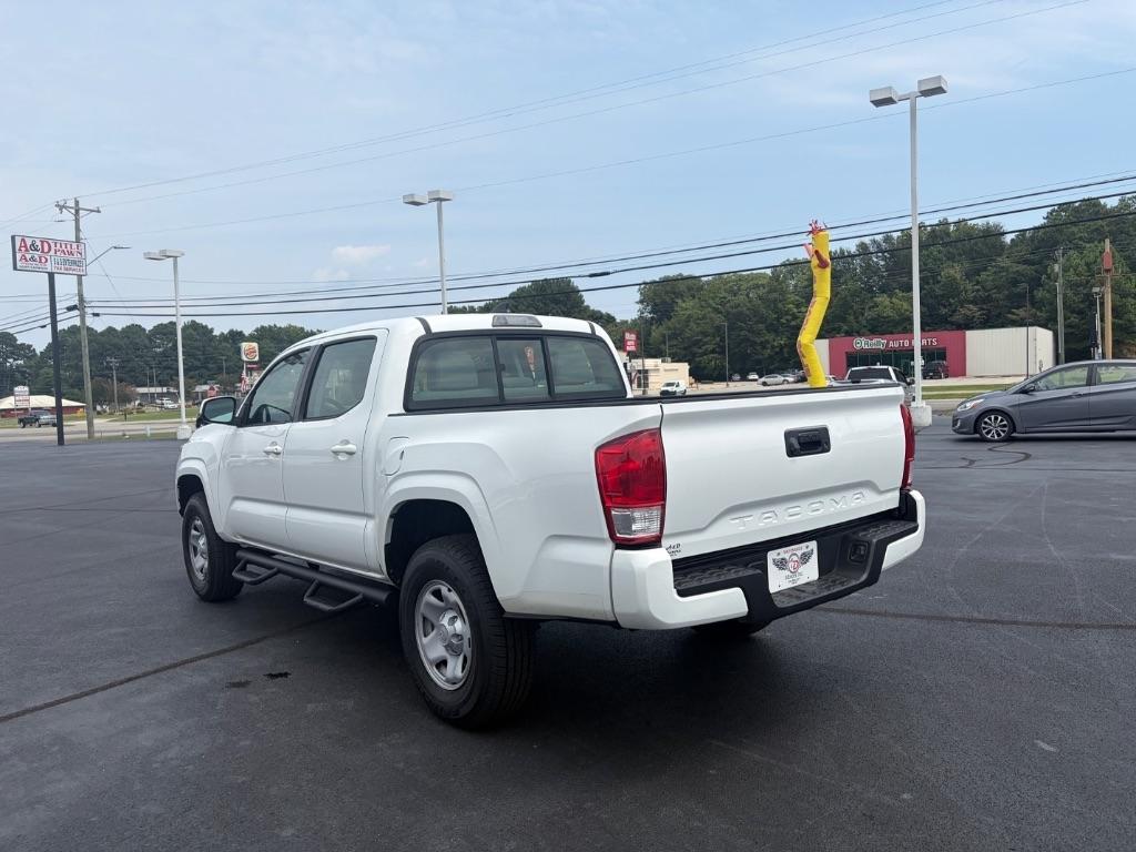 Toyota Tacoma SR5 Double Cab 5' Bed I4 4x2 AT (Natl) 2017