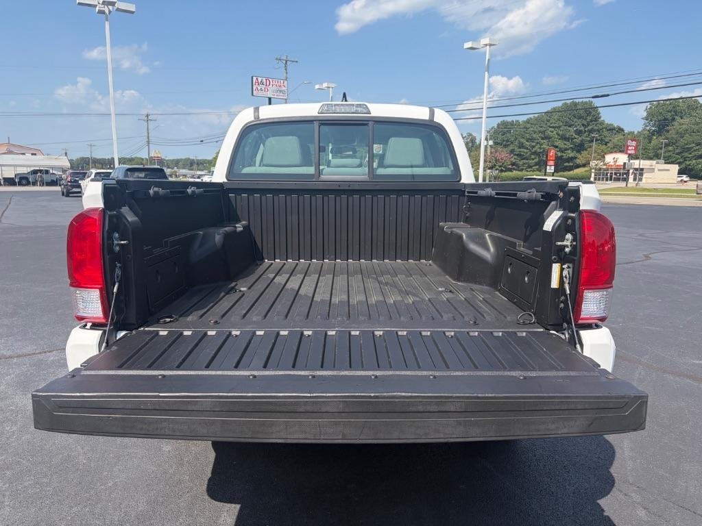 Toyota Tacoma SR5 Double Cab 5' Bed I4 4x2 AT (Natl) 2017