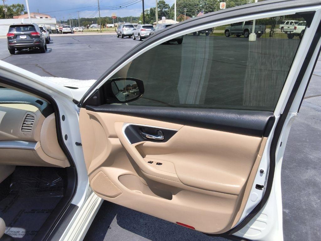 Nissan Altima 4dr Sdn I4 2.5 SV 2016