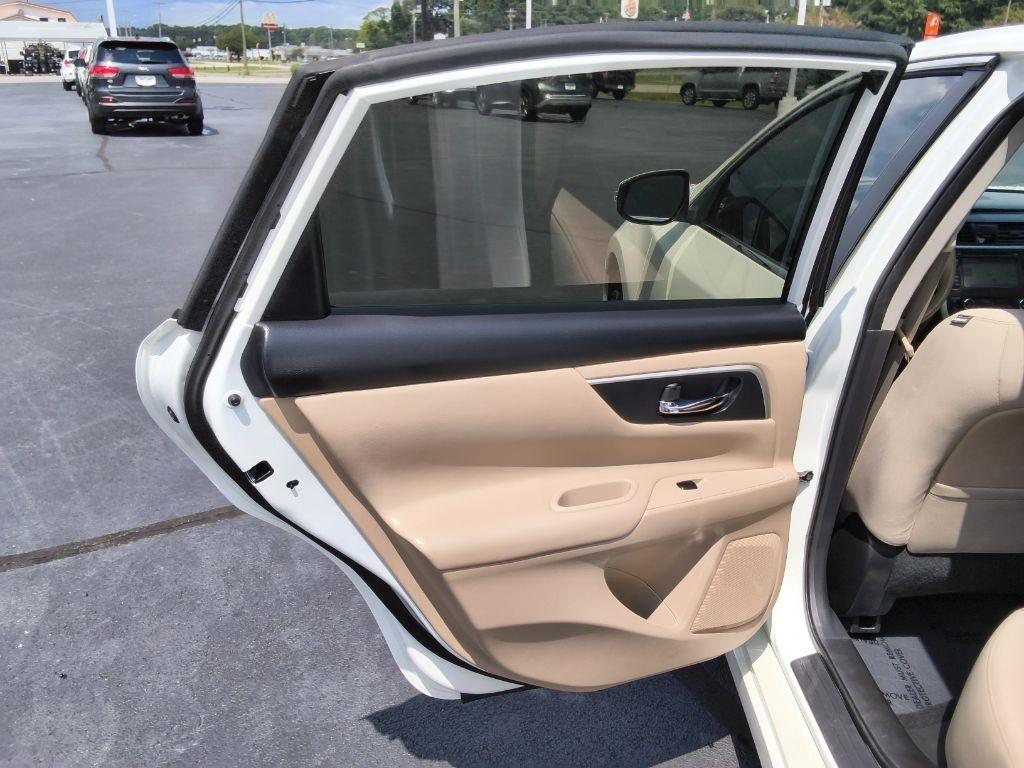Nissan Altima 4dr Sdn I4 2.5 SV 2016