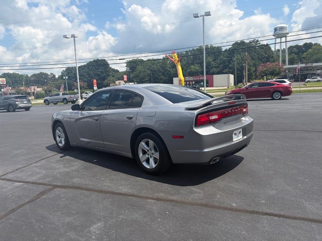 Dodge Charger 4dr Sdn SE RWD 2013