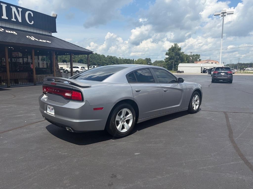 Dodge Charger 4dr Sdn SE RWD 2013