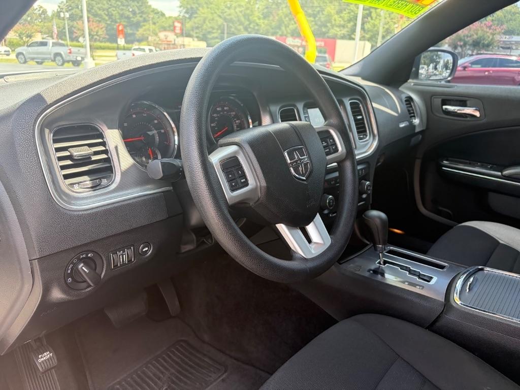 Dodge Charger 4dr Sdn SE RWD 2013