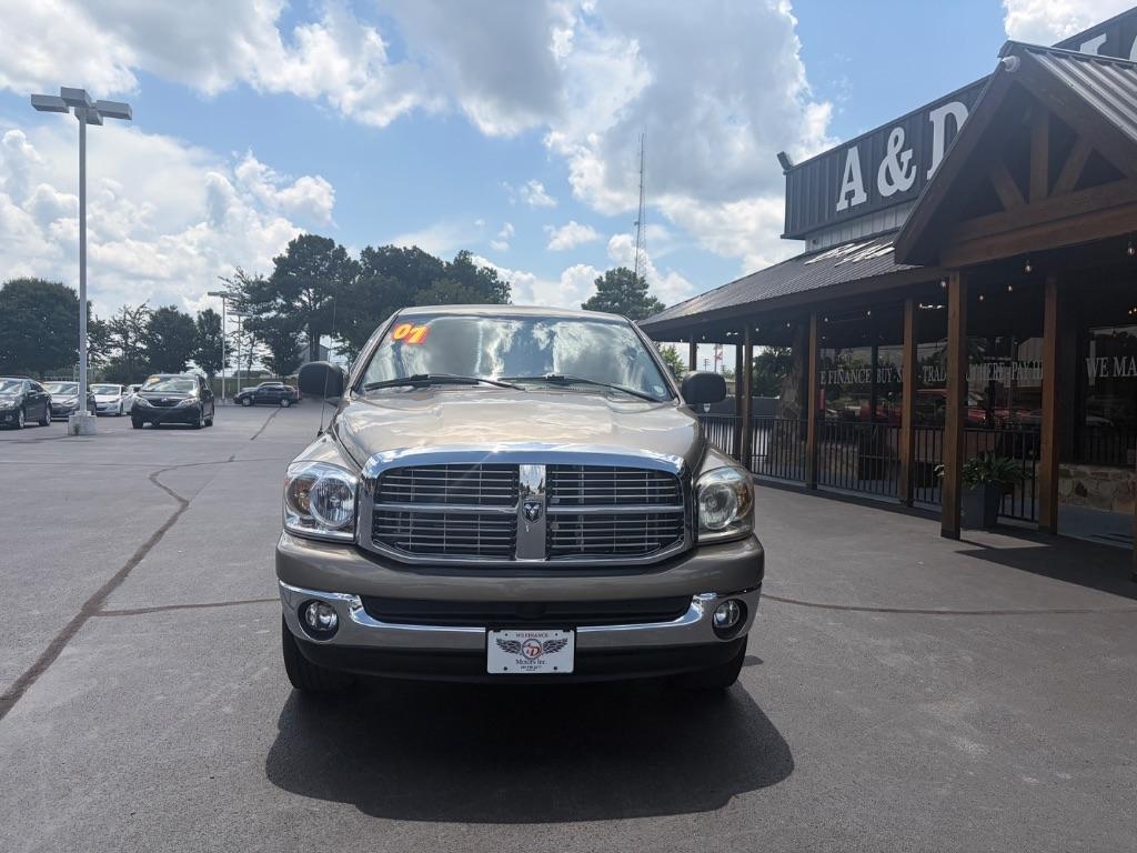 Dodge Ram 1500 2WD Quad Cab 140.5" SLT 2007