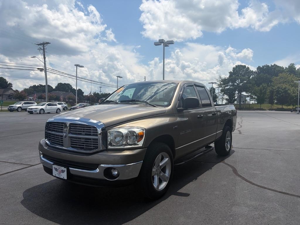 Dodge Ram 1500 2WD Quad Cab 140.5" SLT 2007