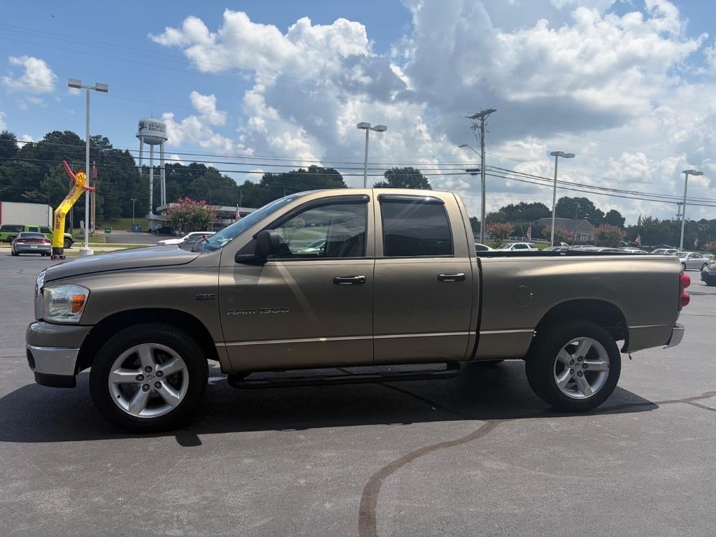 Dodge Ram 1500 2WD Quad Cab 140.5" SLT 2007