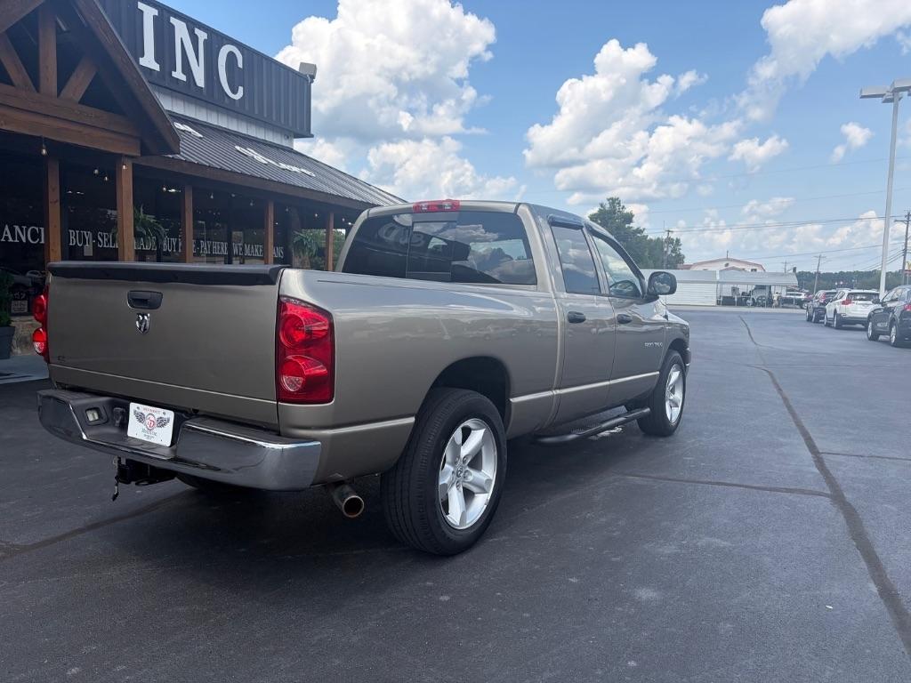 Dodge Ram 1500 2WD Quad Cab 140.5" SLT 2007