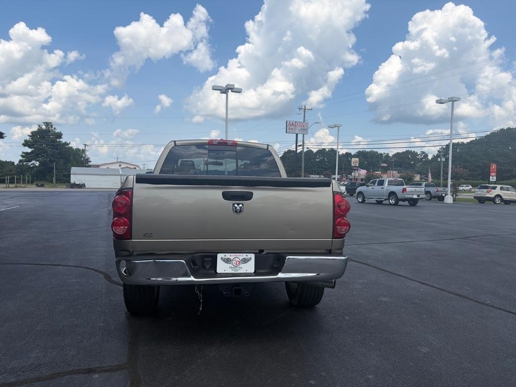 Dodge Ram 1500 2WD Quad Cab 140.5" SLT 2007