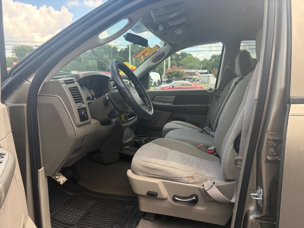 Dodge Ram 1500 2WD Quad Cab 140.5" SLT 2007