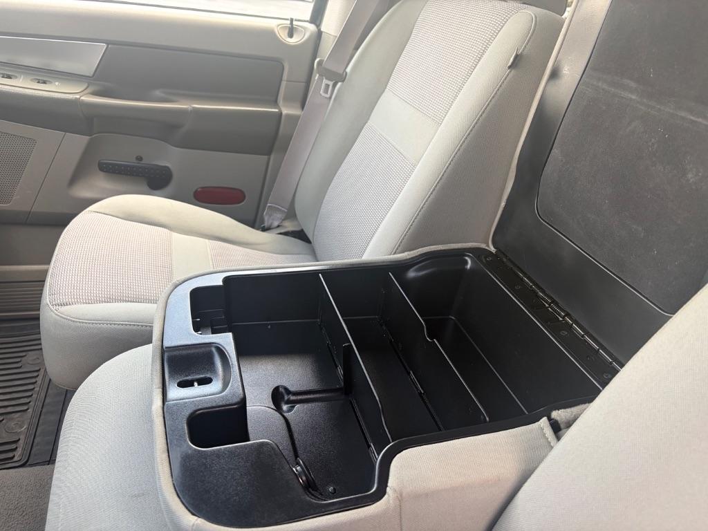 Dodge Ram 1500 2WD Quad Cab 140.5" SLT 2007