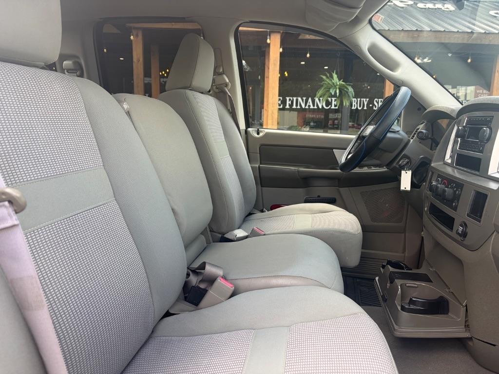 Dodge Ram 1500 2WD Quad Cab 140.5" SLT 2007