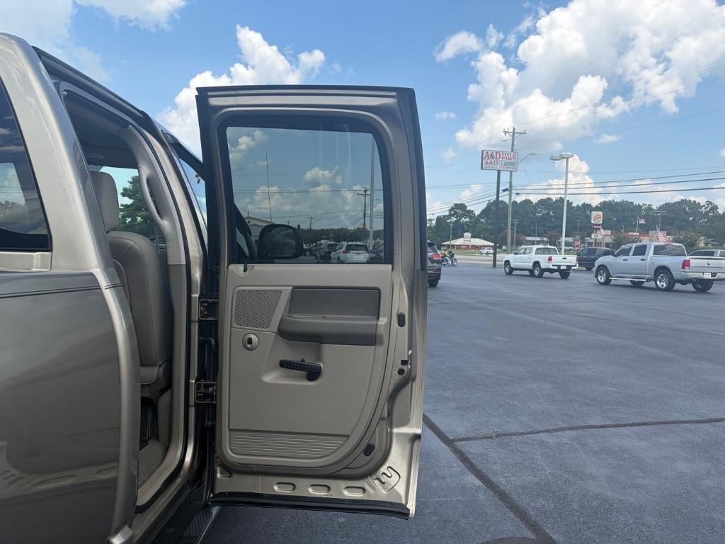 Dodge Ram 1500 2WD Quad Cab 140.5" SLT 2007