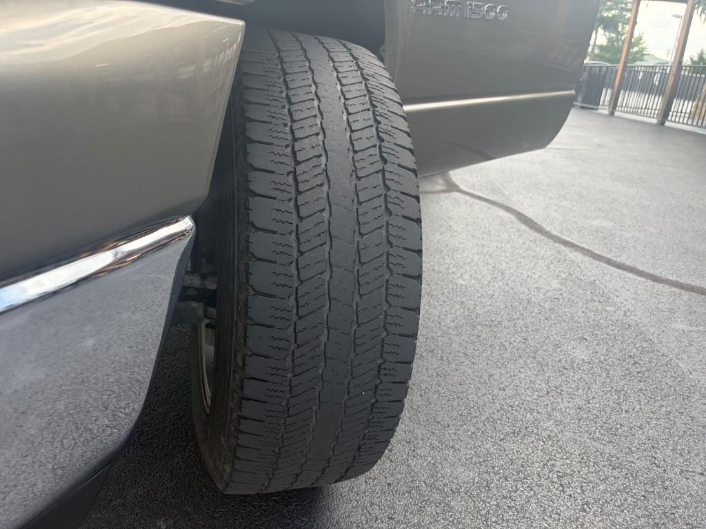 Dodge Ram 1500 2WD Quad Cab 140.5" SLT 2007