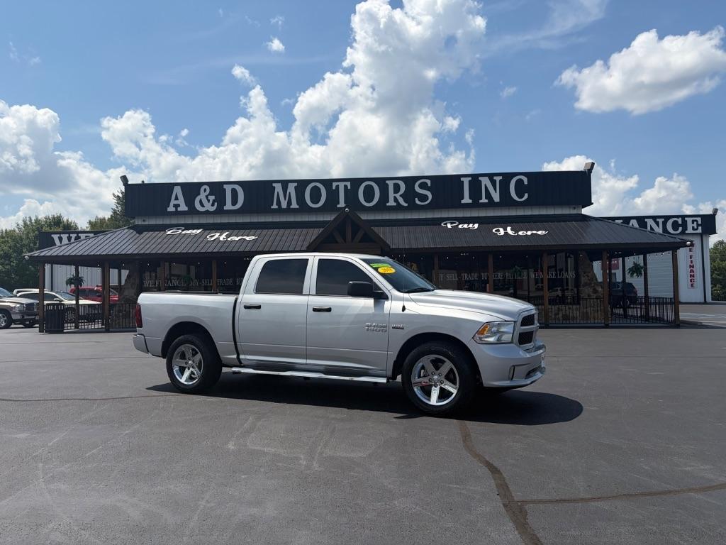 2018 RAM 1500 Express 4x2 Crew Cab 5'7" Box