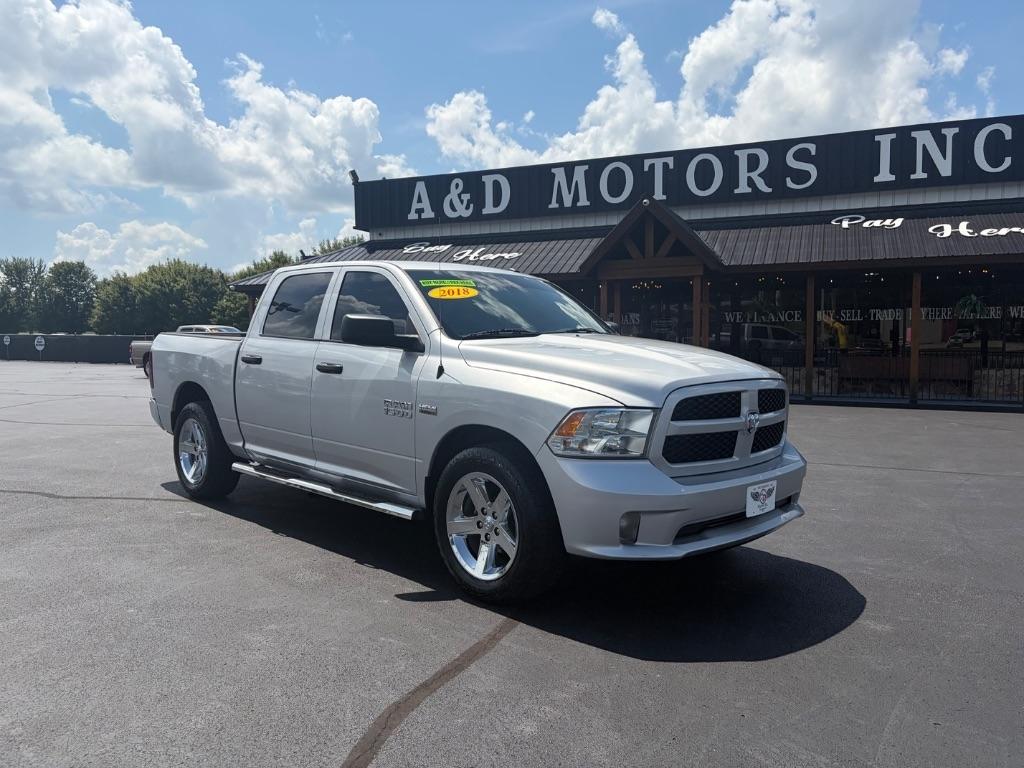 RAM 1500 Express 4x2 Crew Cab 5'7" Box 2018