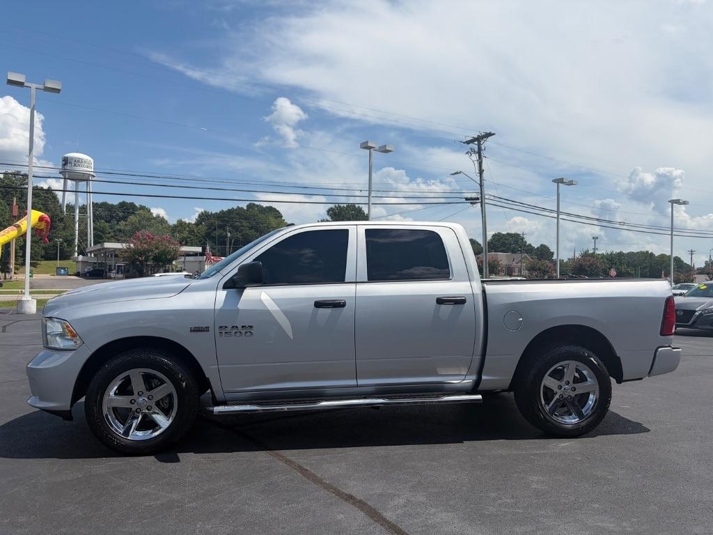 RAM 1500 Express 4x2 Crew Cab 5'7" Box 2018