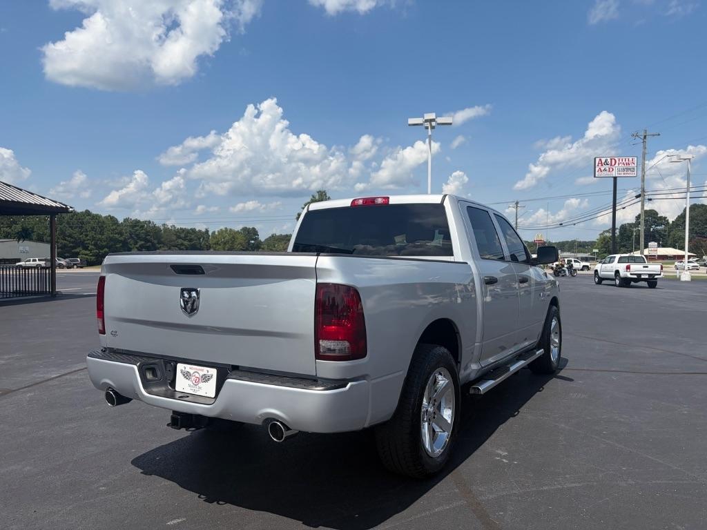 RAM 1500 Express 4x2 Crew Cab 5'7" Box 2018