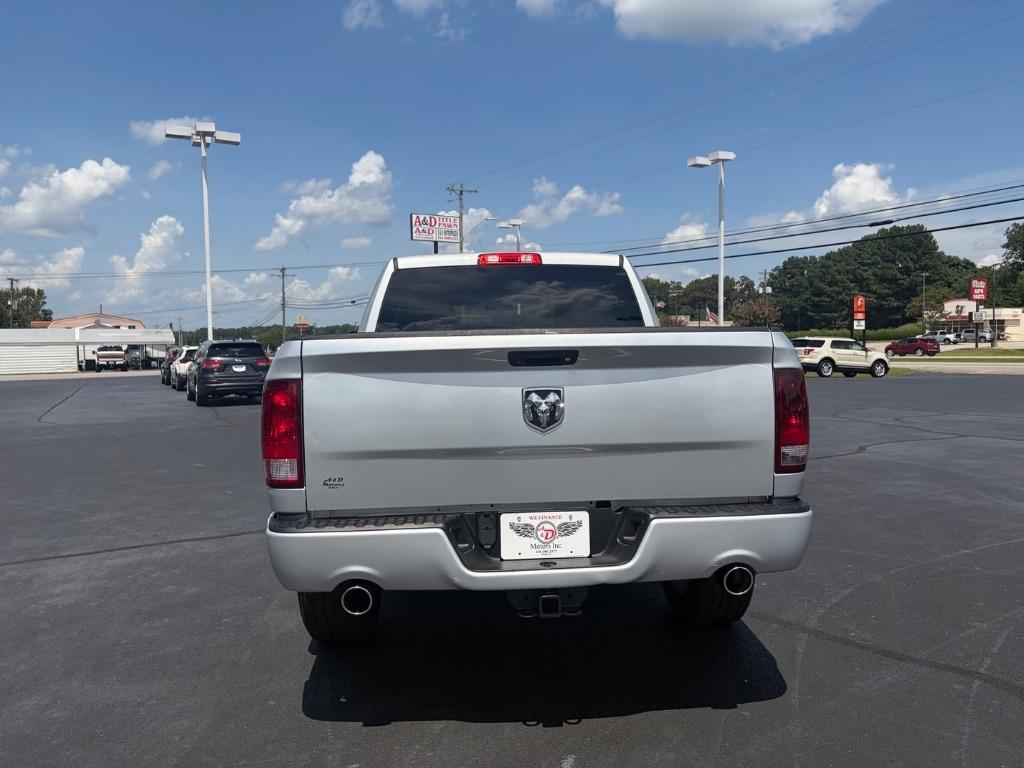 RAM 1500 Express 4x2 Crew Cab 5'7" Box 2018