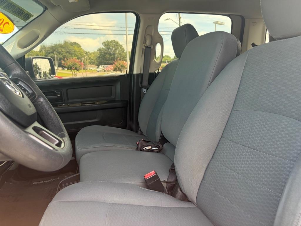 RAM 1500 Express 4x2 Crew Cab 5'7" Box 2018