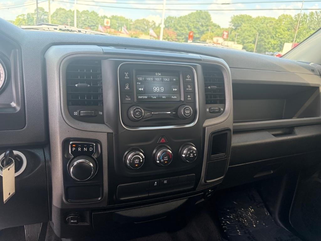 RAM 1500 Express 4x2 Crew Cab 5'7" Box 2018
