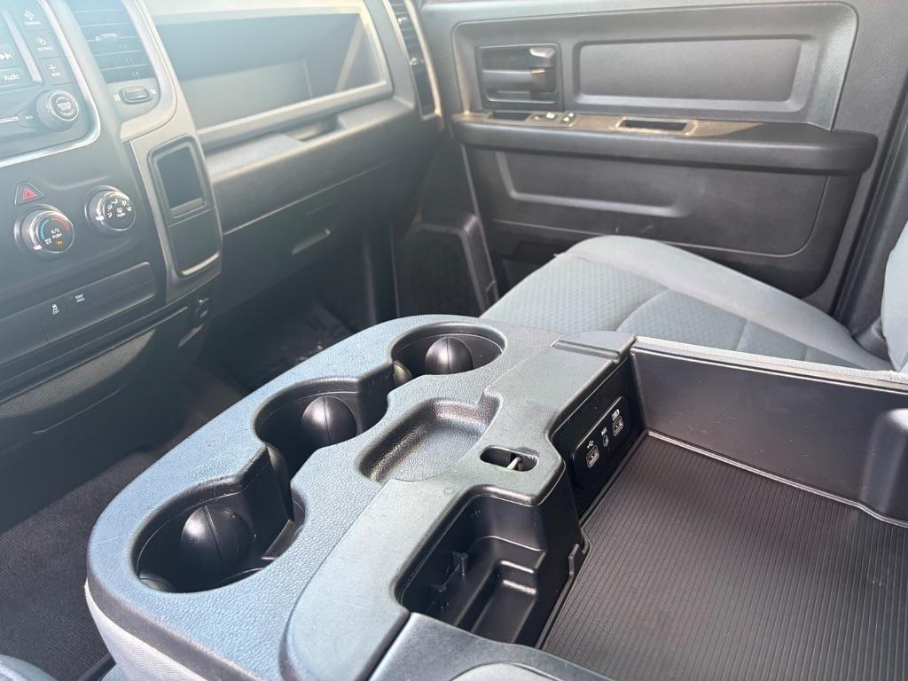 RAM 1500 Express 4x2 Crew Cab 5'7" Box 2018