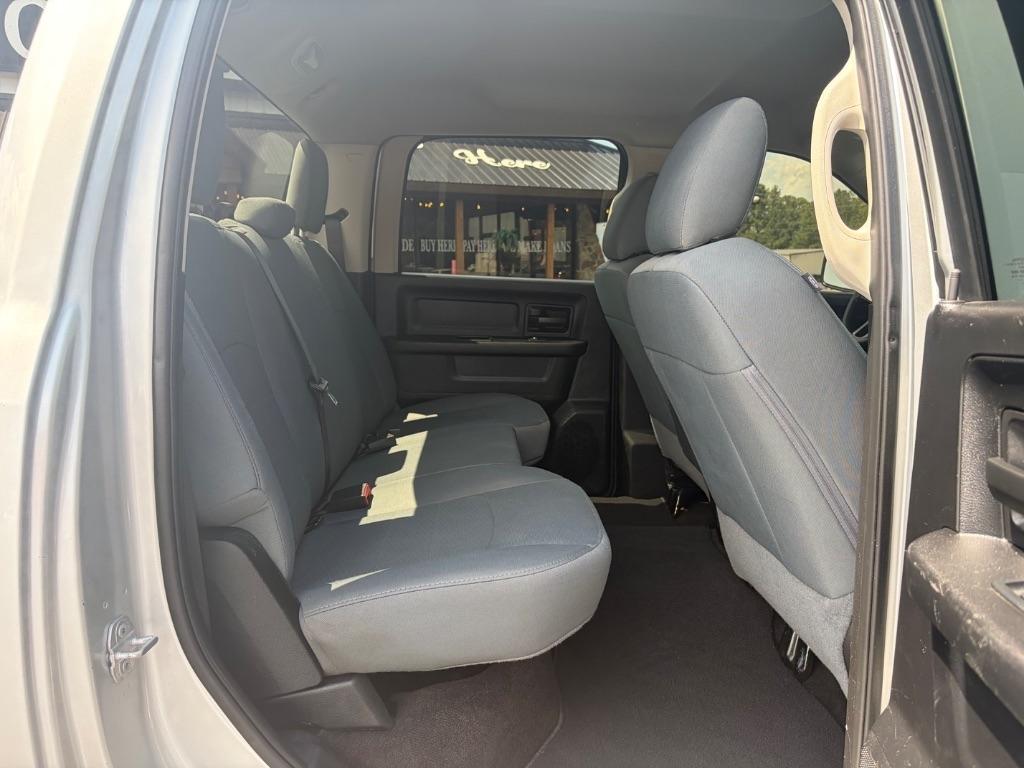 RAM 1500 Express 4x2 Crew Cab 5'7" Box 2018