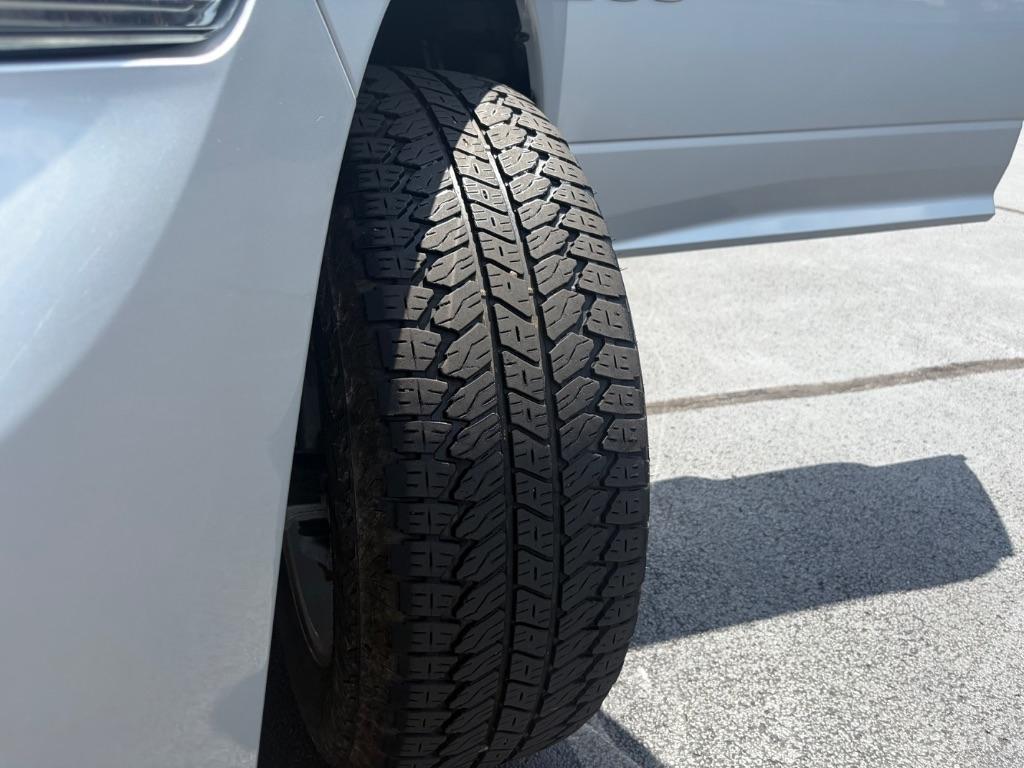 RAM 1500 Express 4x2 Crew Cab 5'7" Box 2018