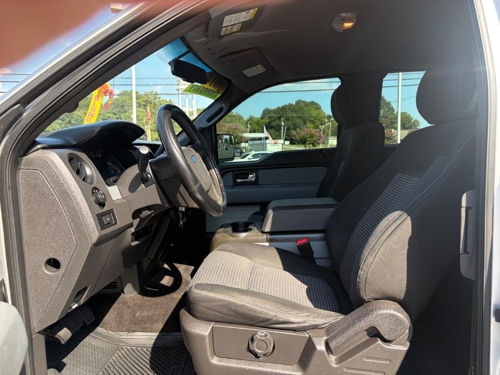 Ford F-150 2WD SuperCab 145" Lariat 2014