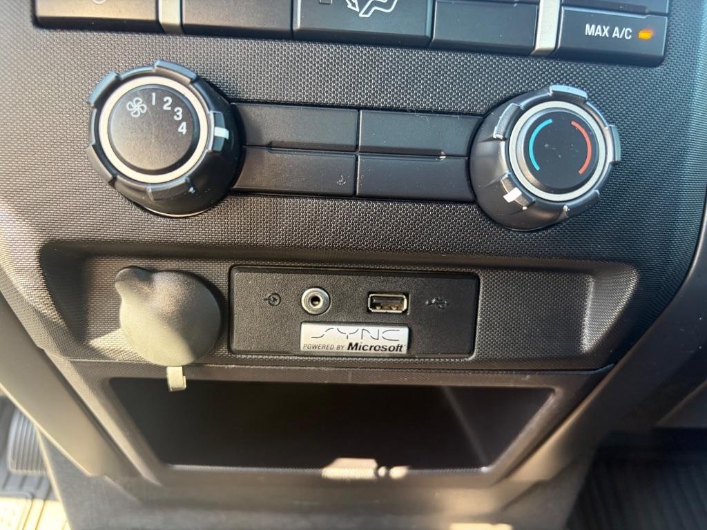 Ford F-150 2WD SuperCab 145" Lariat 2014