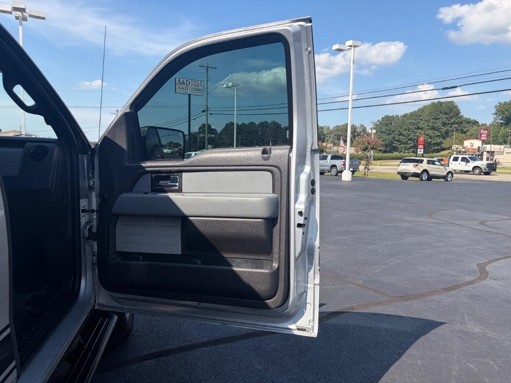 Ford F-150 2WD SuperCab 145" Lariat 2014