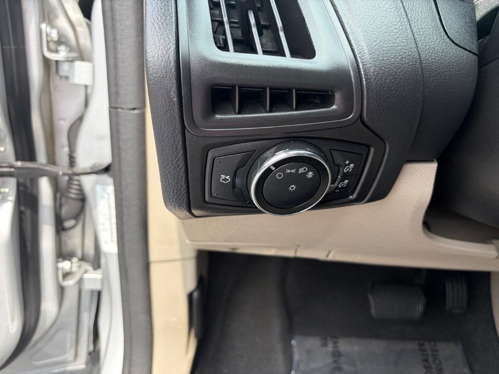 Ford Focus 5dr HB SE 2014
