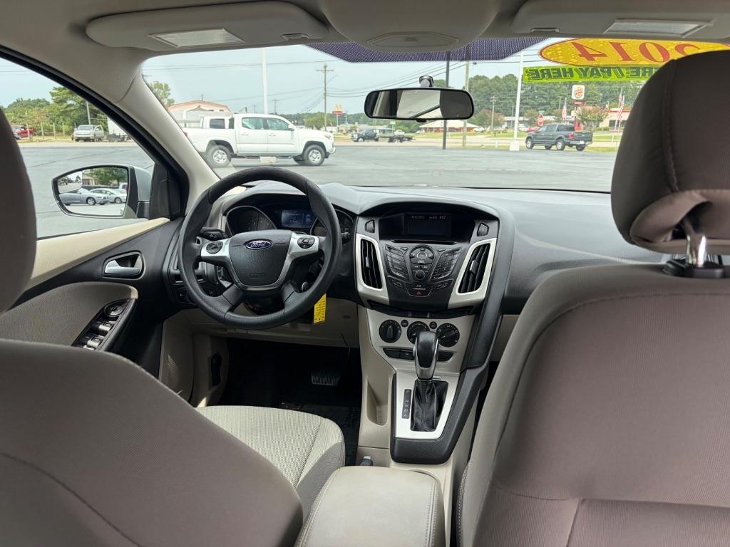 Ford Focus 5dr HB SE 2014