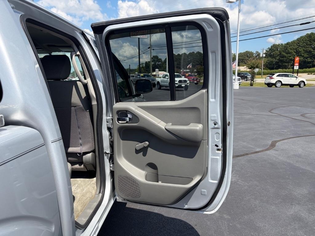 Nissan Frontier 2WD Crew Cab SWB Auto S 2016