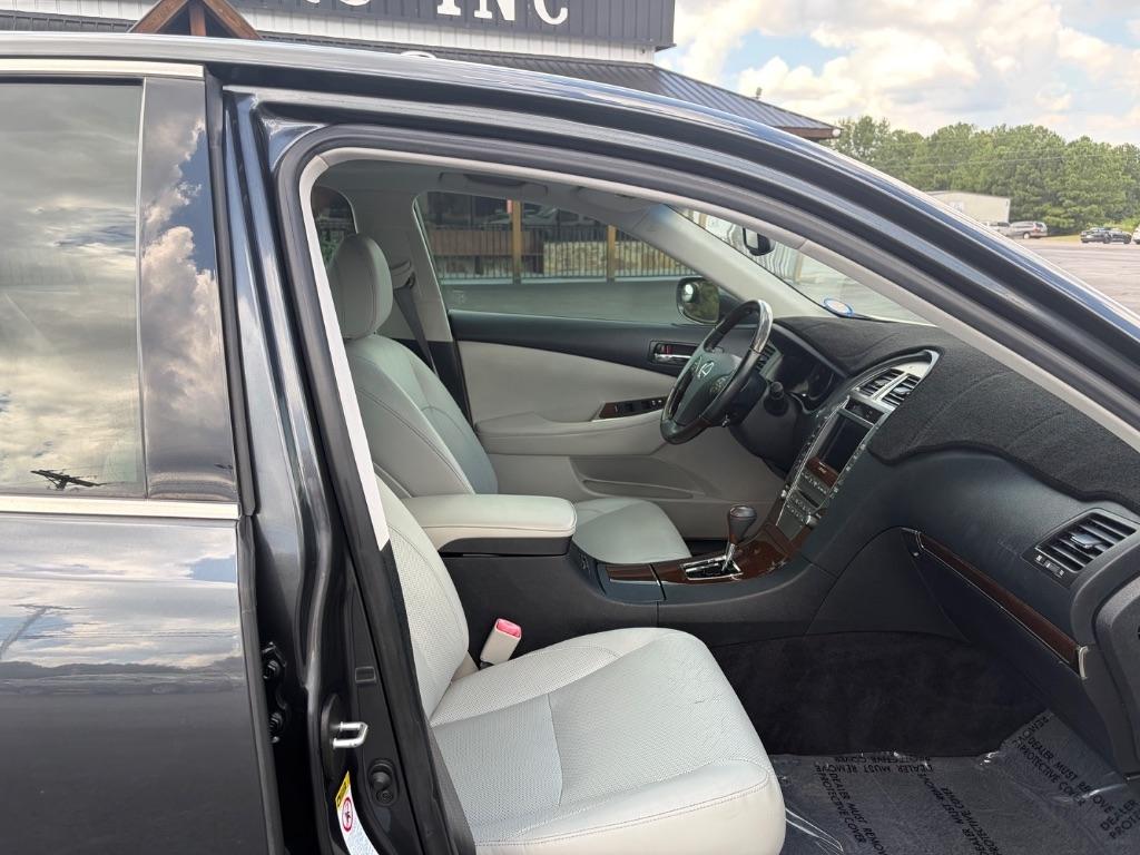 Lexus ES 350 4dr Sdn 2011