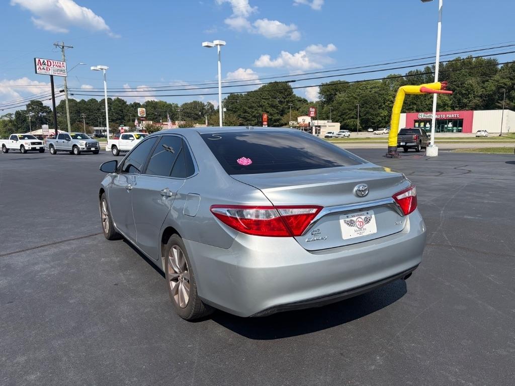 Toyota Camry 4dr Sdn I4 Auto XLE (Natl) 2015
