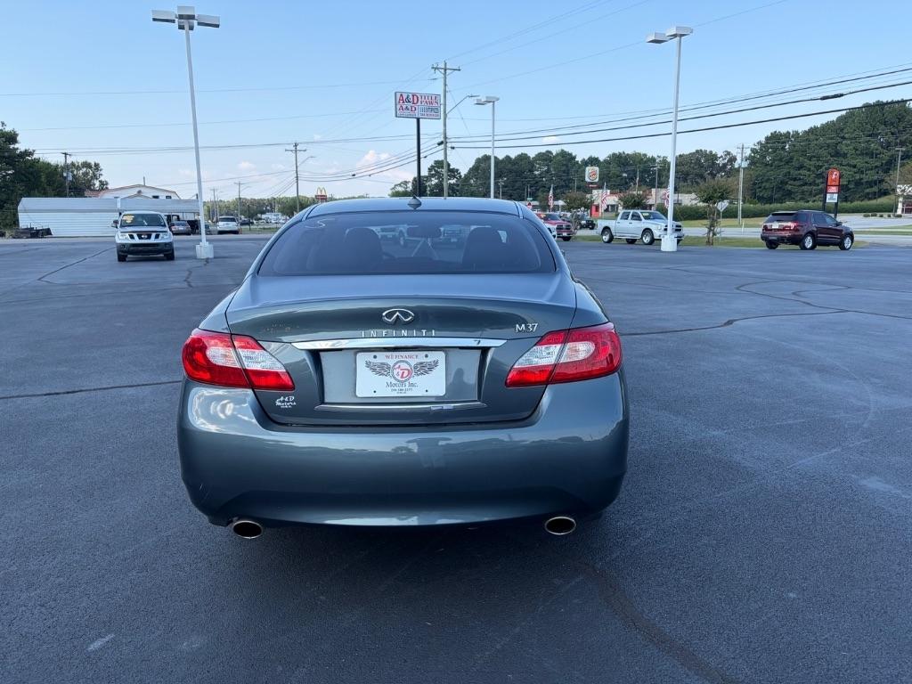 Infiniti M37 4dr Sdn RWD 2011