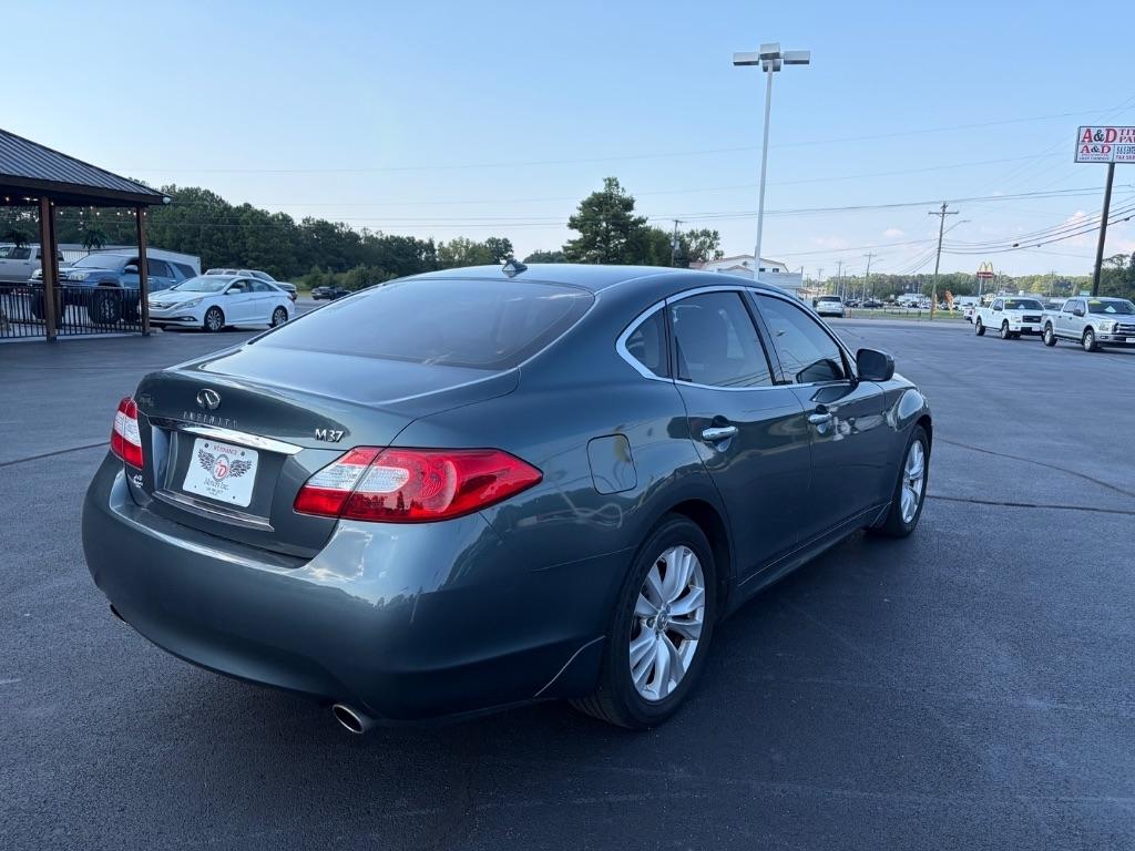 Infiniti M37 4dr Sdn RWD 2011
