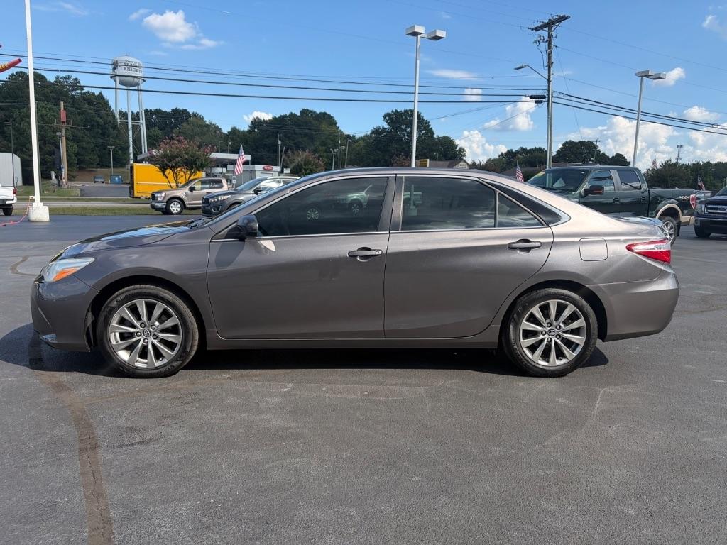 Toyota Camry XLE Auto (Natl) 2017