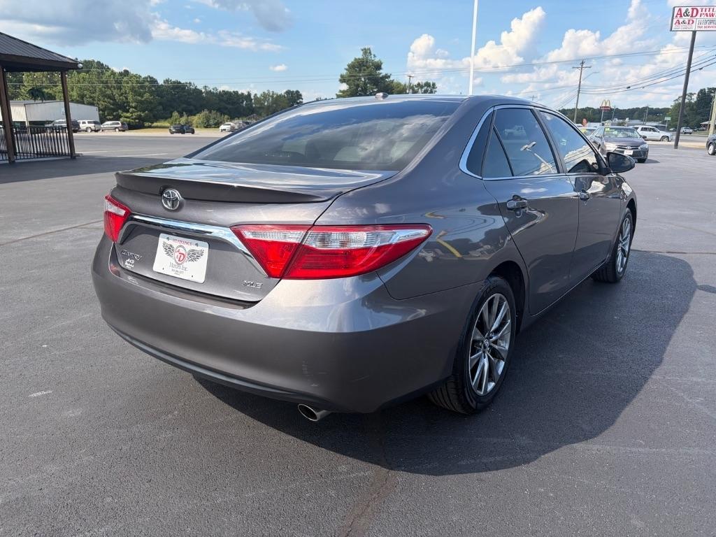Toyota Camry XLE Auto (Natl) 2017