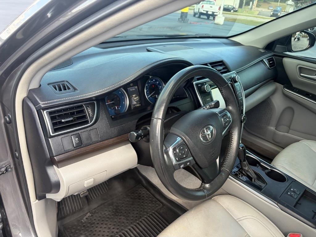 Toyota Camry XLE Auto (Natl) 2017
