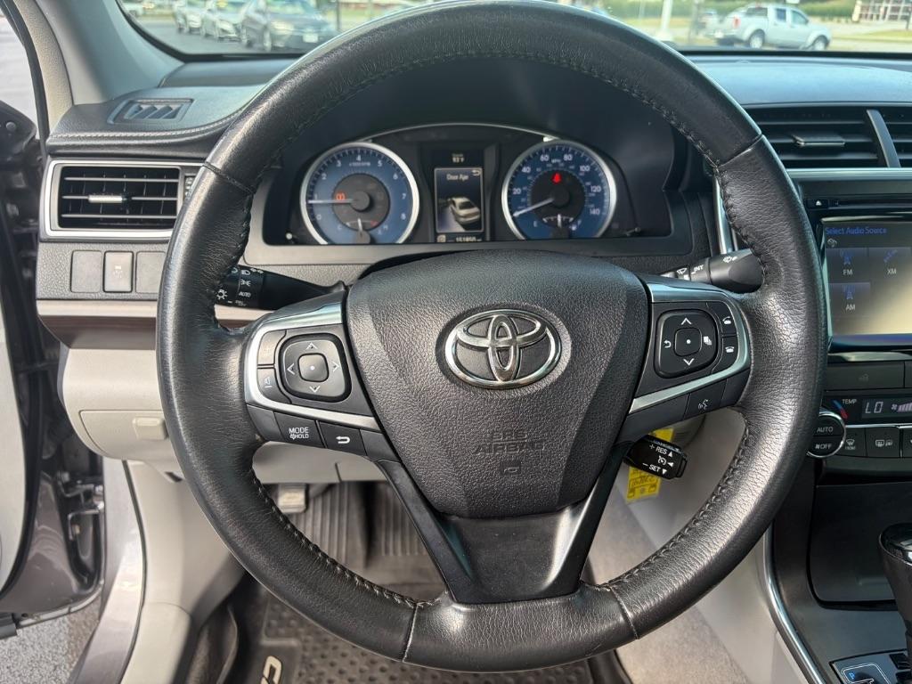 Toyota Camry XLE Auto (Natl) 2017