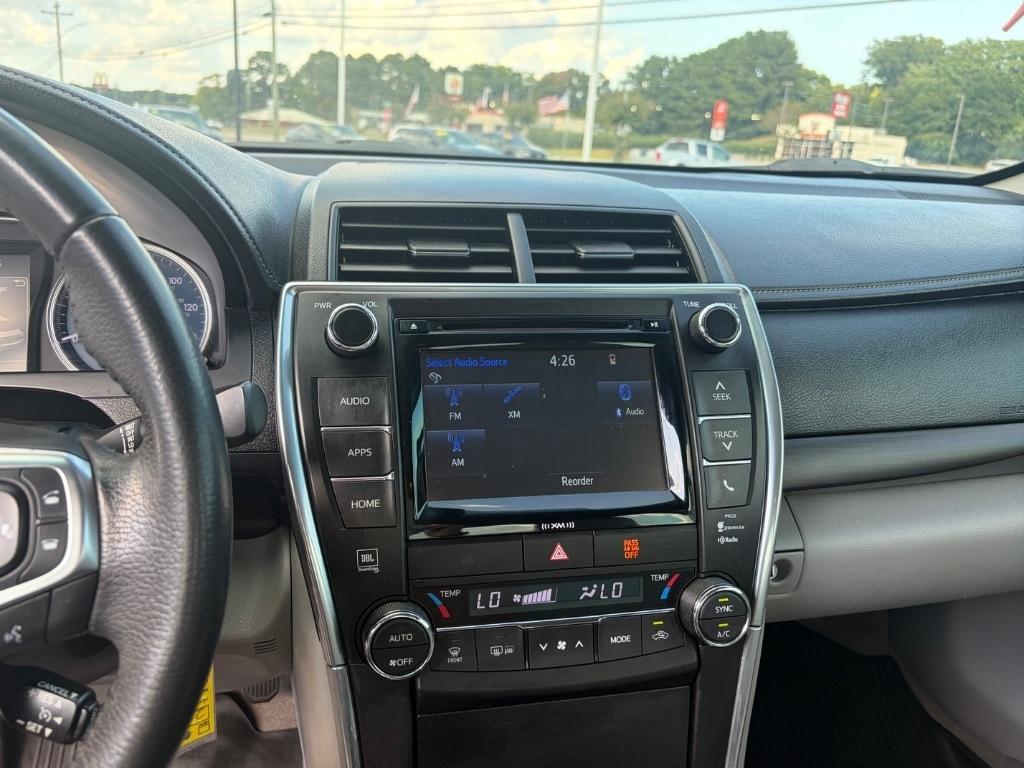 Toyota Camry XLE Auto (Natl) 2017