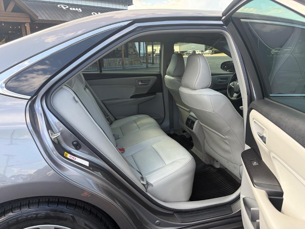 Toyota Camry XLE Auto (Natl) 2017