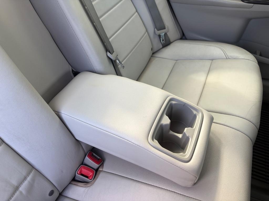 Toyota Camry XLE Auto (Natl) 2017