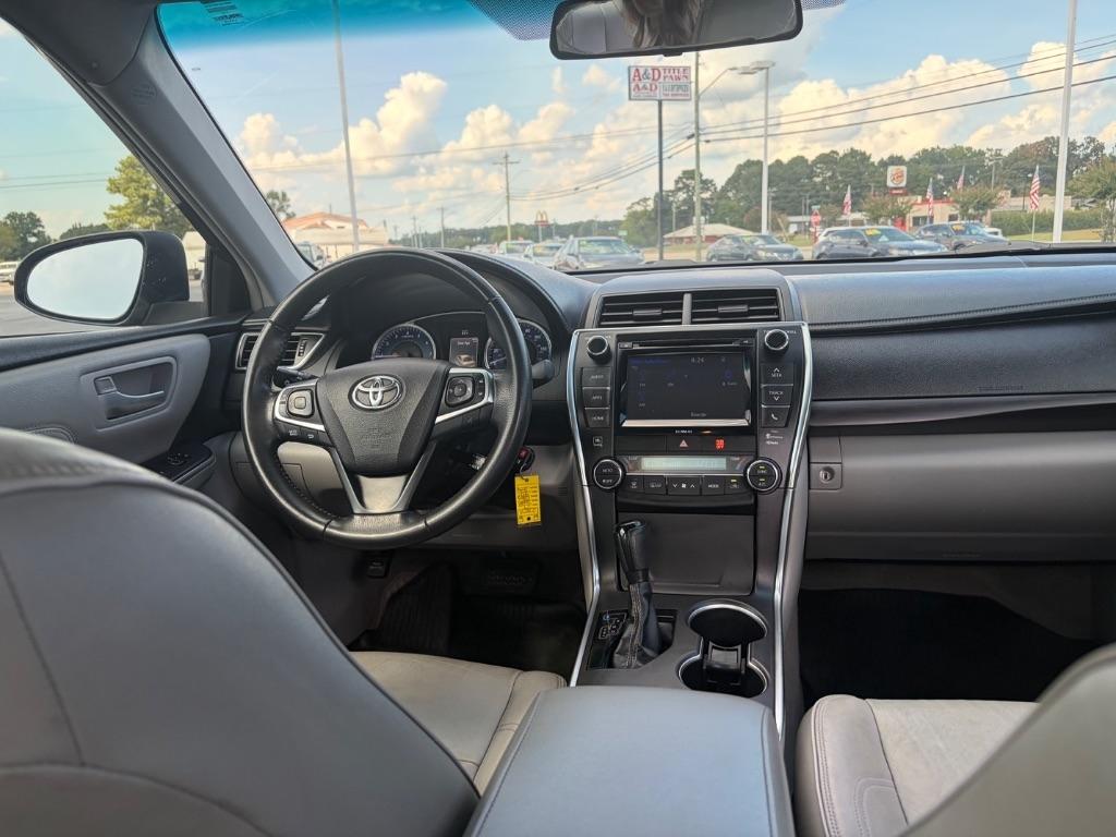 Toyota Camry XLE Auto (Natl) 2017