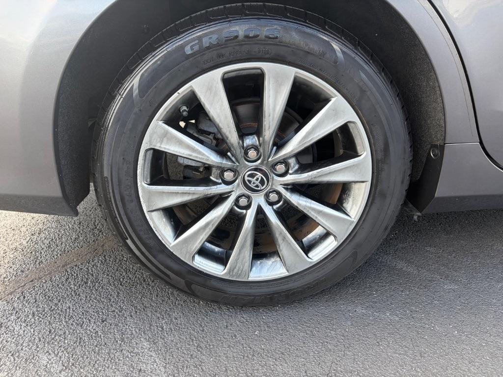 Toyota Camry XLE Auto (Natl) 2017